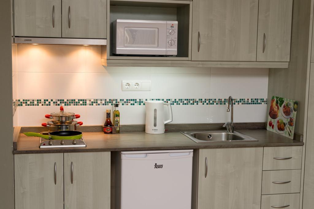 Apartments Niko سانتا أيُلاريا ذيس ريو الغرفة الصورة